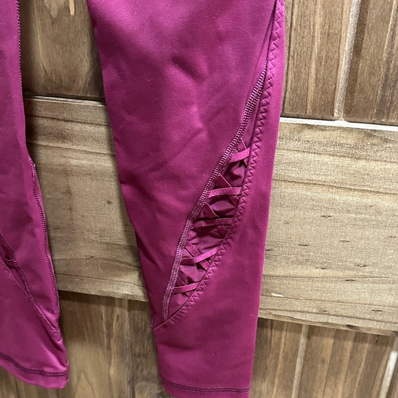 Women's Burgundy Leggings with Side Detailing - Picture 4 of 4